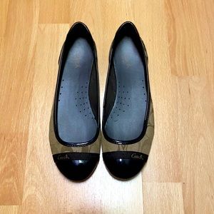Coach flats